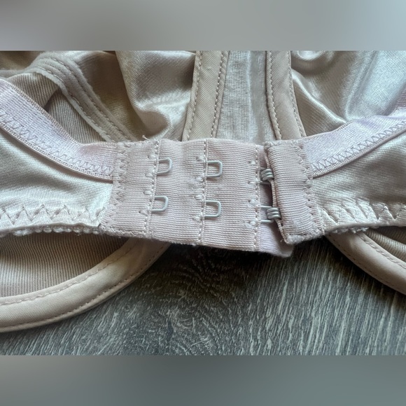 Delicates Second Skin Satin Unlined Unpadded Underwire Vintage Bra Champagne 34D - Picture 4 of 8